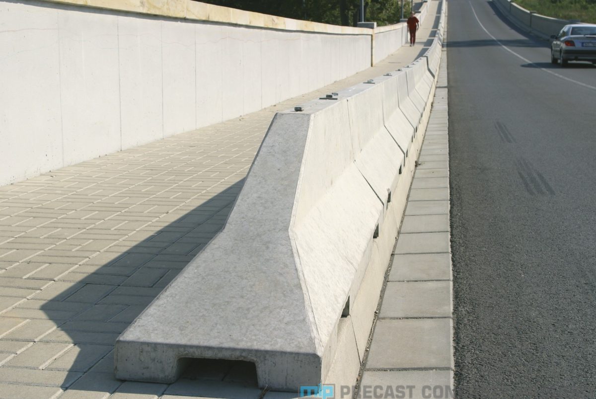 Muhtelif Yollarda Beton Otokorkuluk Yapılması